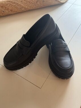 Women’s Black Leather Penny Loafers - Classic Slip-On Style